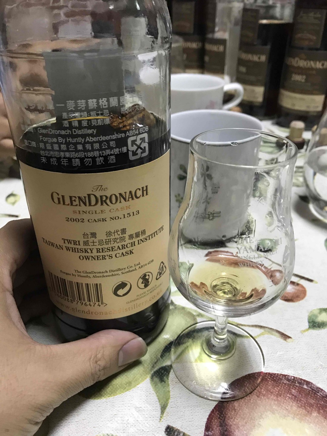 重雪之夜。最喜欢的还是多纳。今晚的1992#98山猪桶跟1992#46徐代书选桶都非常棒。