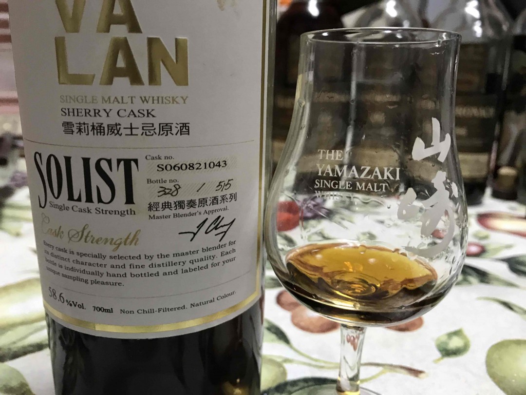 重雪之夜。最喜欢的还是多纳。今晚的1992#98山猪桶跟1992#46徐代书选桶都非常棒。