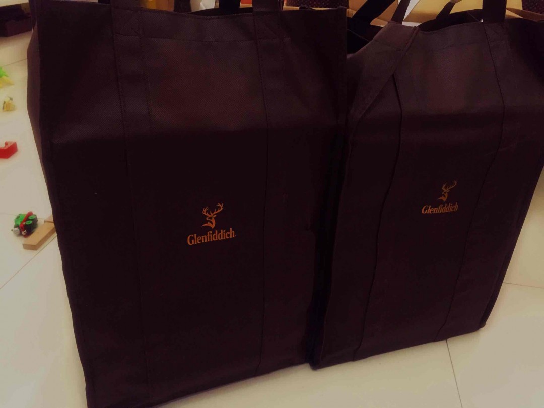 拆箱，就像孩子拆礼物盒子🎁