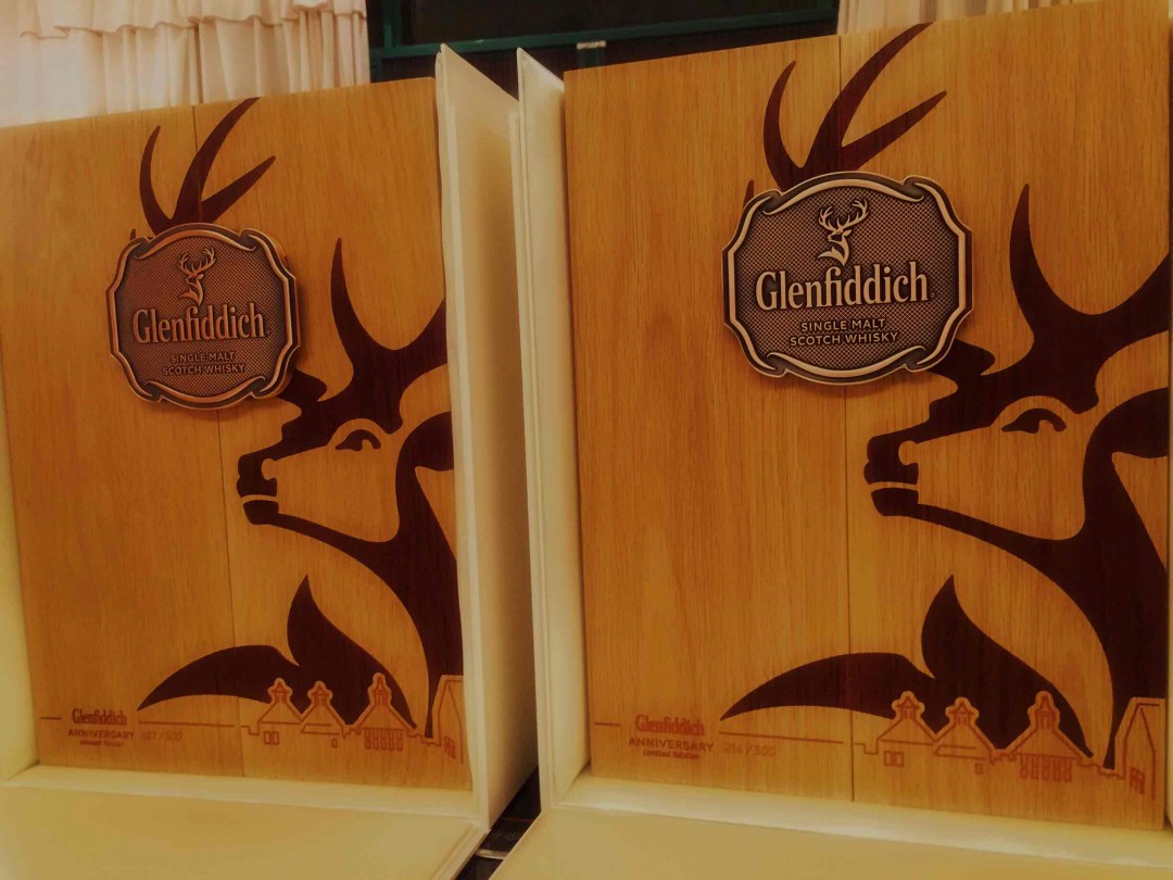 拆箱，就像孩子拆礼物盒子🎁