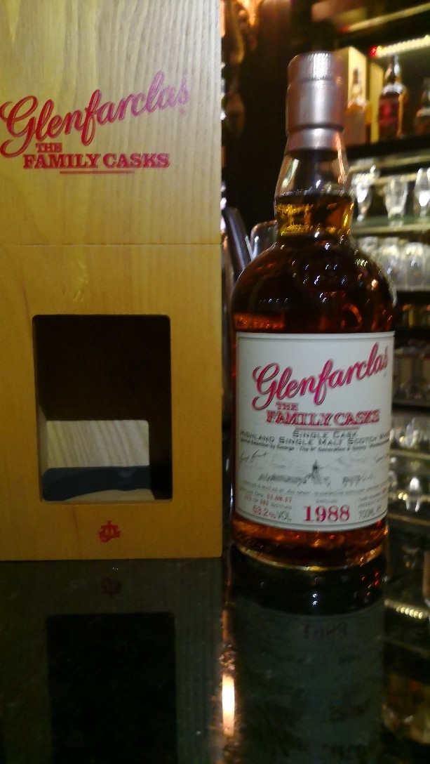 初嘗花格家族1988，集中的烏梅，李子。 入口第一感覺很強，迎面而來的風。静下來甜美才出現。不錯