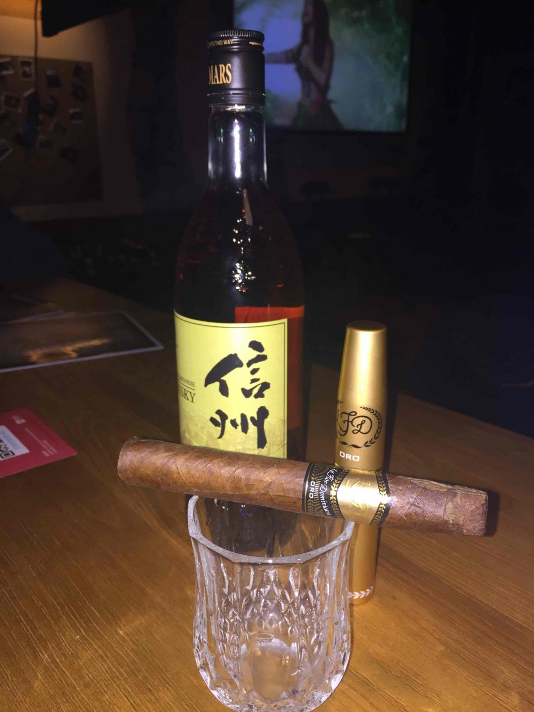 应了酒蟲片头的那个景