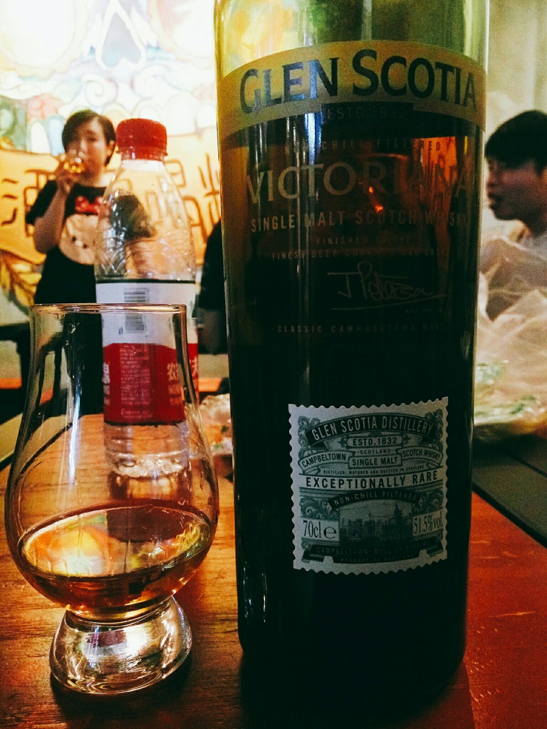 今晚就两支，格兰帝香气有点不愉悦，老麦支桶强很好，醒了一小时…