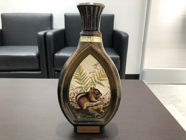 我藏的beam 波本。漂亮陶瓶秀一个