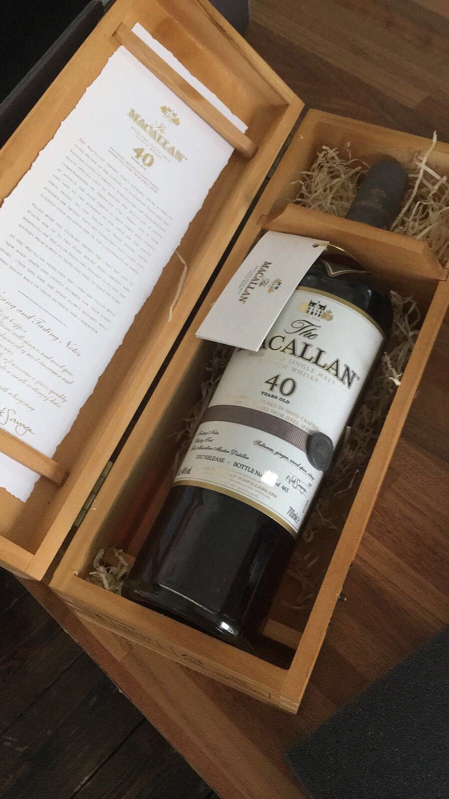 太高興了，效率真高👍 Macallan 40 (2017) 終於在英國收到了💪 全球限量465支🤣🤣🤣