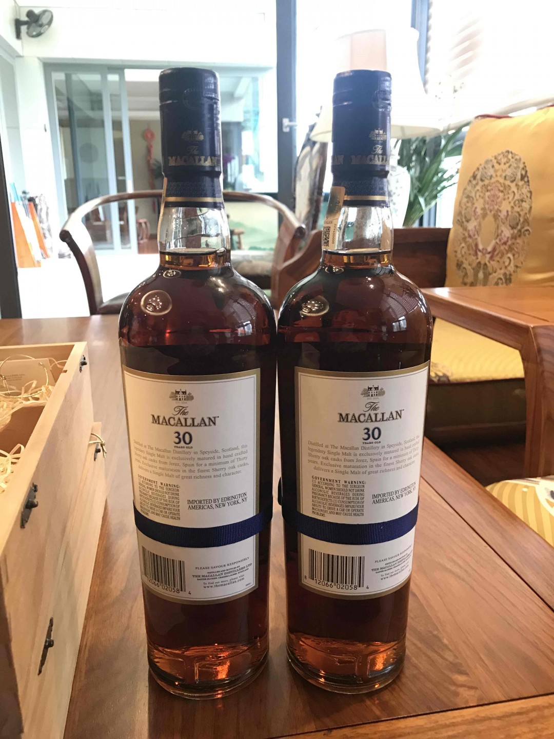 这样评论这两瓶酒有问题？？有懂行的大神发表下建议