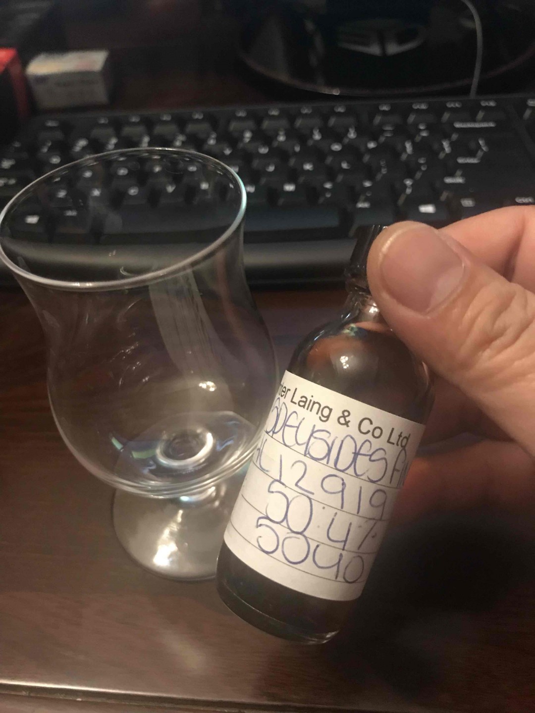 试酒，格兰花格50年，高年份还有50度的酒精度，入口非常厚重，典型的高年份雪梨桶味道，而不是新鲜雪梨桶雪莉酒的味道！非常好喝！期待酒蟲的下一个单桶
