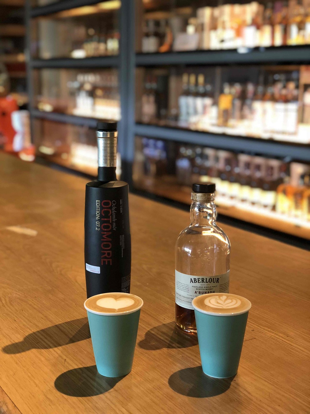 做了两杯威士忌拿铁