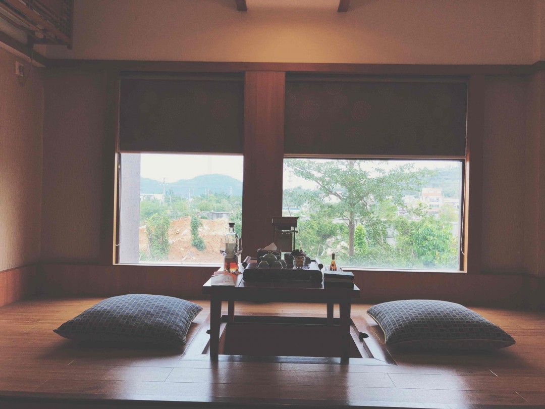 和不同的人喝酒會有不同的化學反應。人的心裡變化是比酒還豐富的。