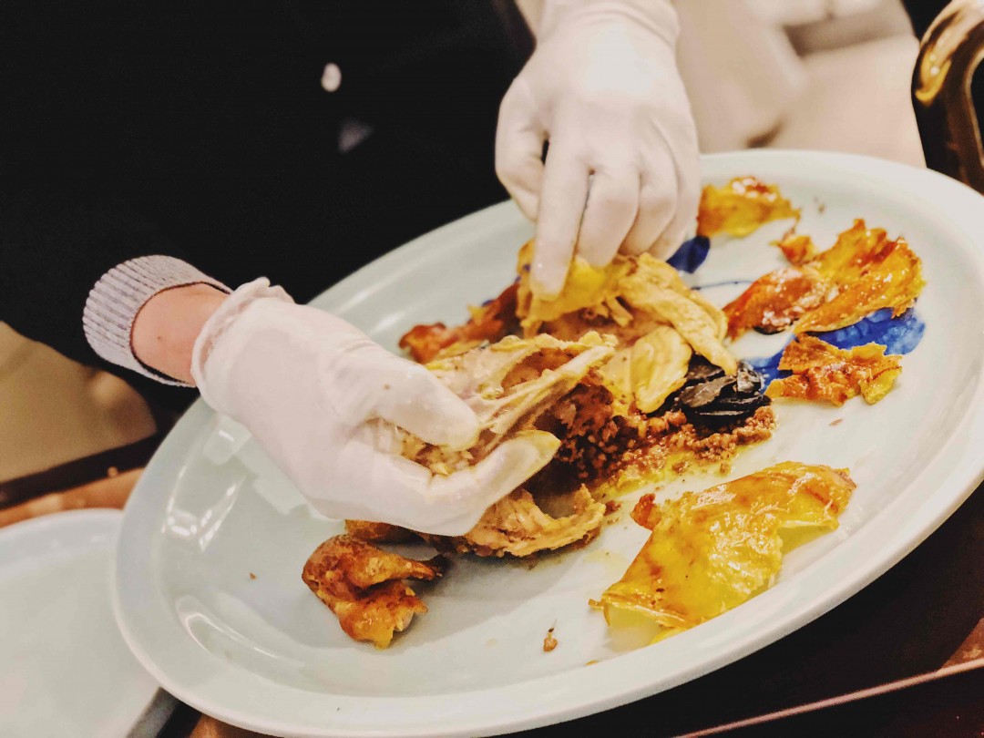 昨晚又喝趴了～