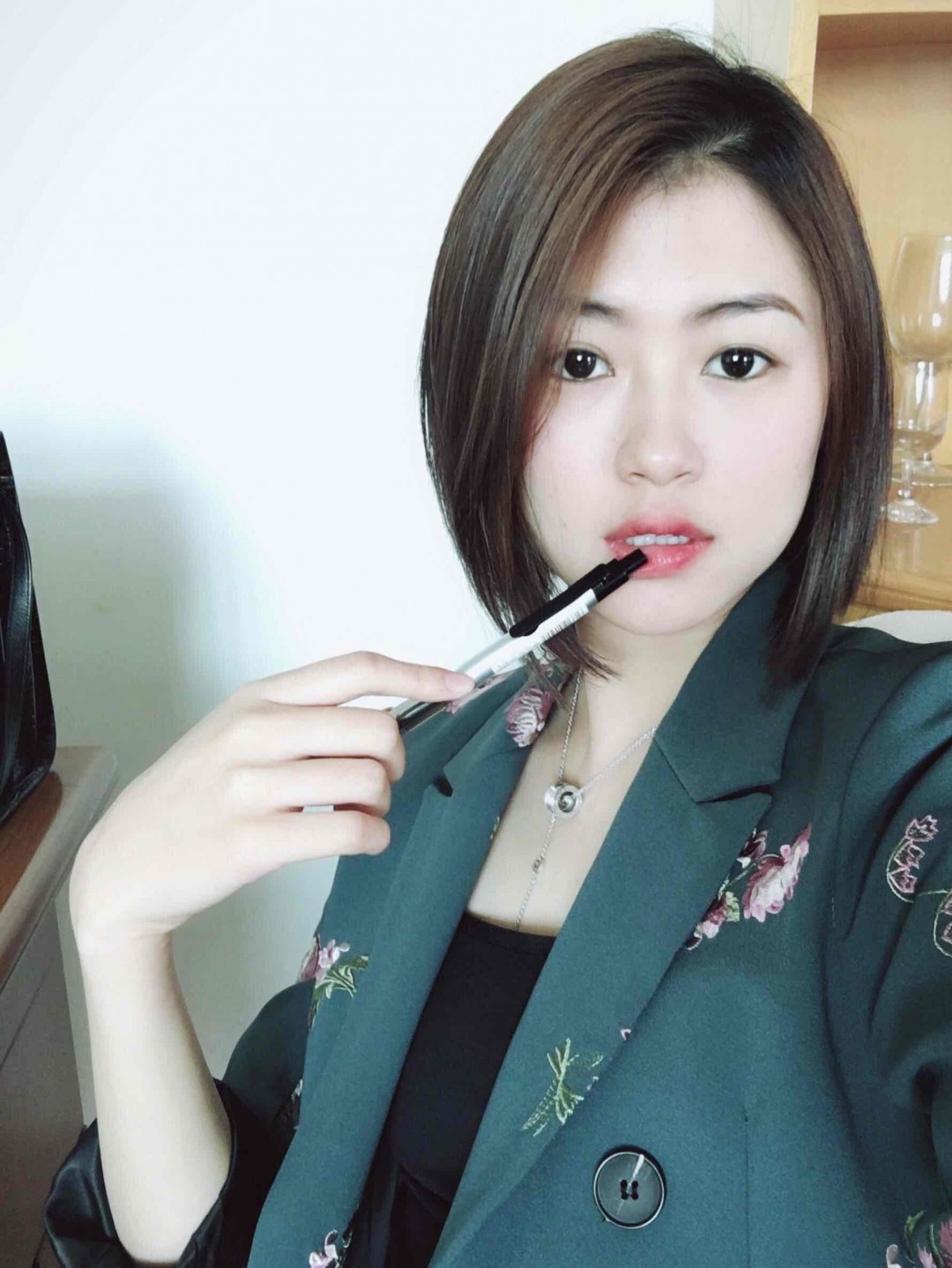 聽說喝到喜歡的威士忌就會從圖三變成圖四,但那不是我的<img src='https://sdata.whiskyworm.com/xcxpics/emoji_6.png' class='emoji' />