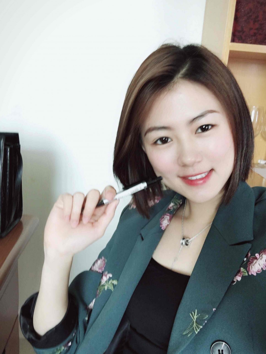 聽說喝到喜歡的威士忌就會從圖三變成圖四,但那不是我的<img src='https://sdata.whiskyworm.com/xcxpics/emoji_6.png' class='emoji' />