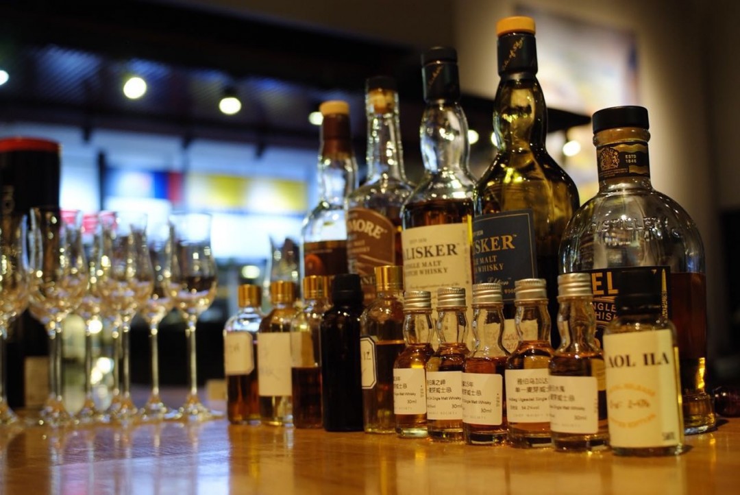 今晚群友们又来探班搞事了