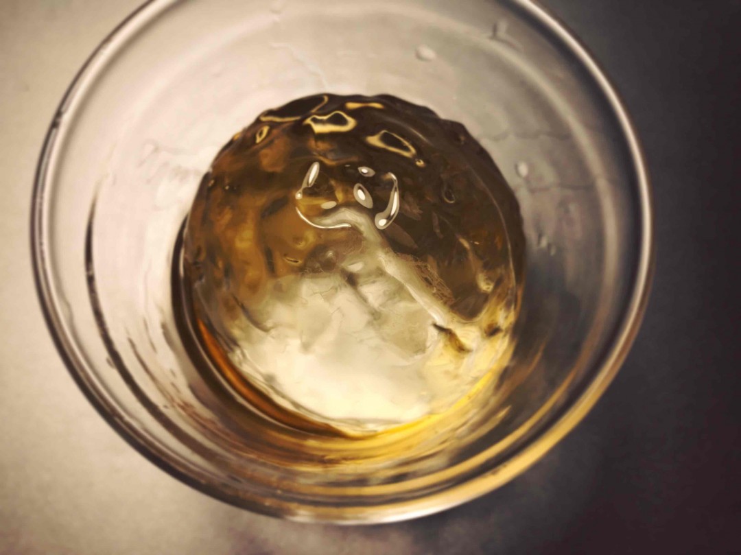 第一次尝试凿冰球