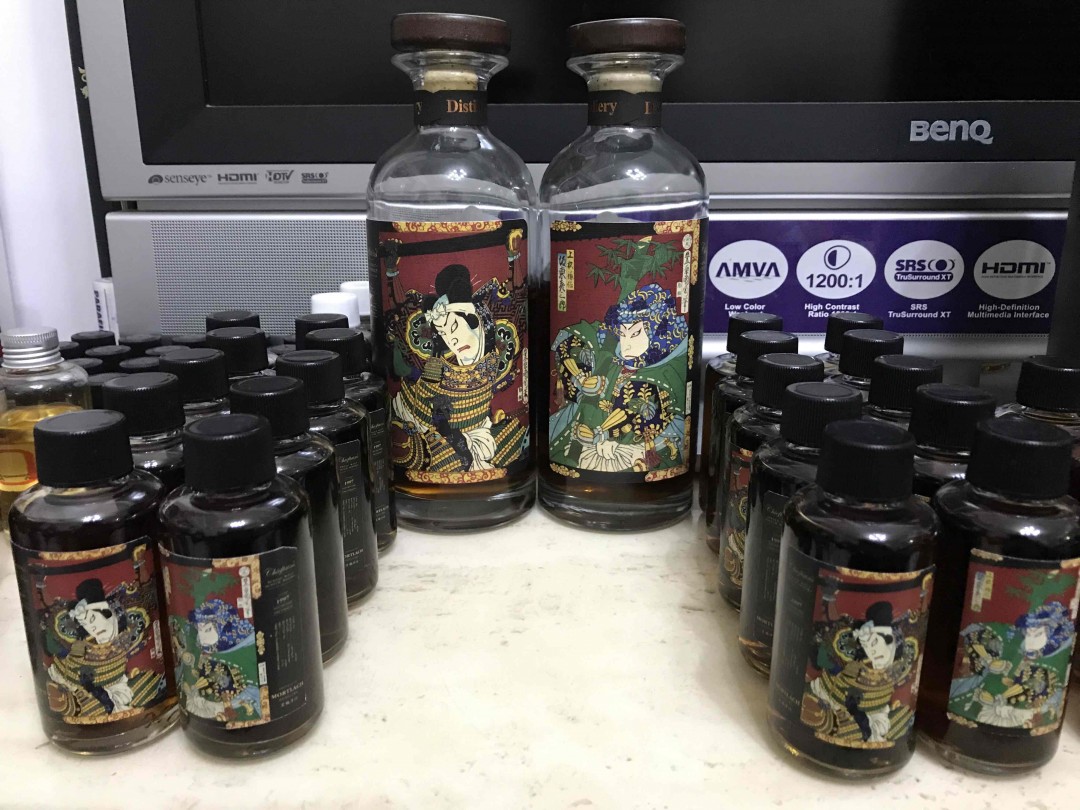 威士忌日来装分享瓶。分享瓶纪录。这次开的量太多了一些，很辛苦。 有开分享瓶的大哥就知道了。 最累的是包装跟寄送！