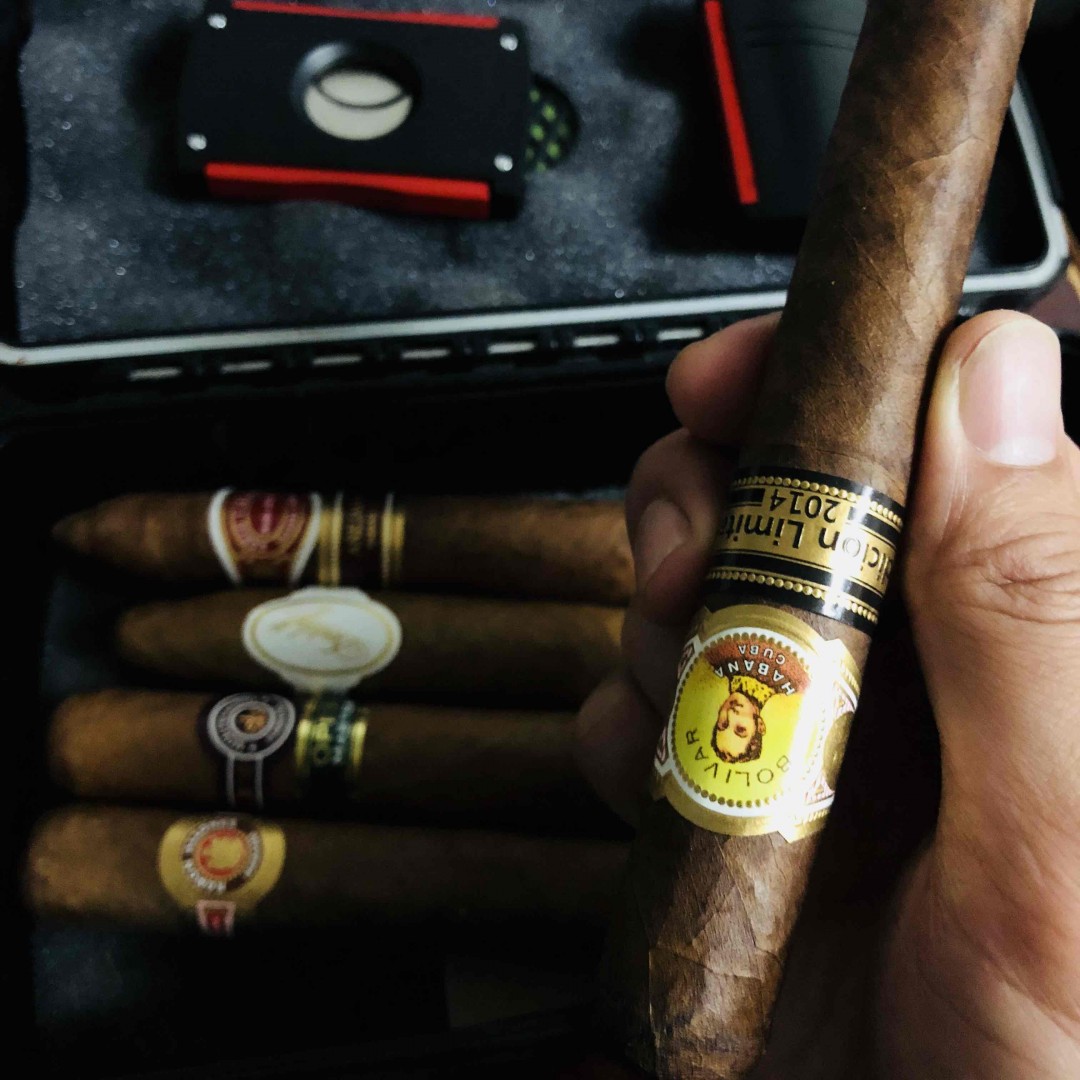 有点困😪 来一支提提神…