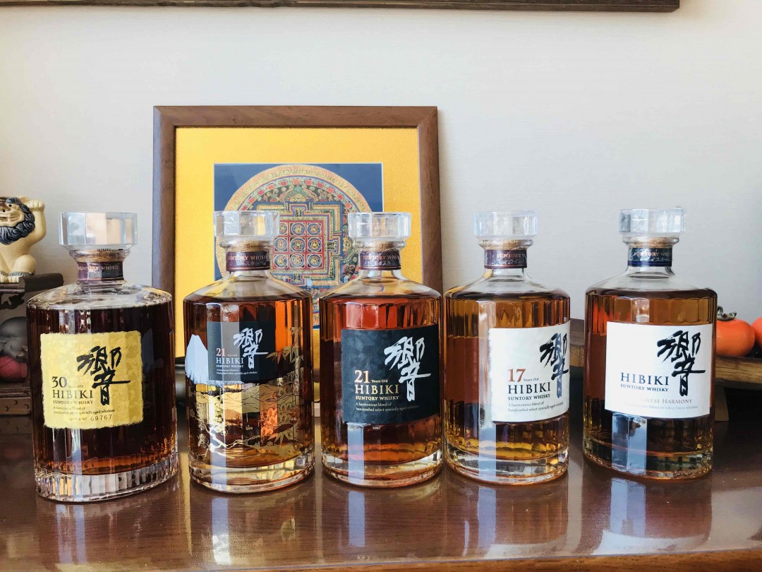 非同凡響，其中30年是在蒸馏所参观品鉴时候偶遇的，果断拿下了，店员说一年也就出几瓶他们也很少见，这就是淘酒的乐趣吧