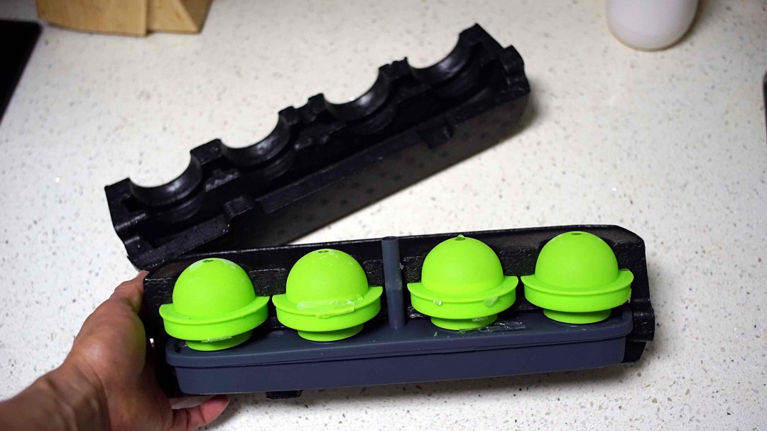 从此家里也有晶莹剔透的冰球用了<img src='https://sdata.whiskyworm.com/xcxpics/emoji_14.png' class='emoji' />