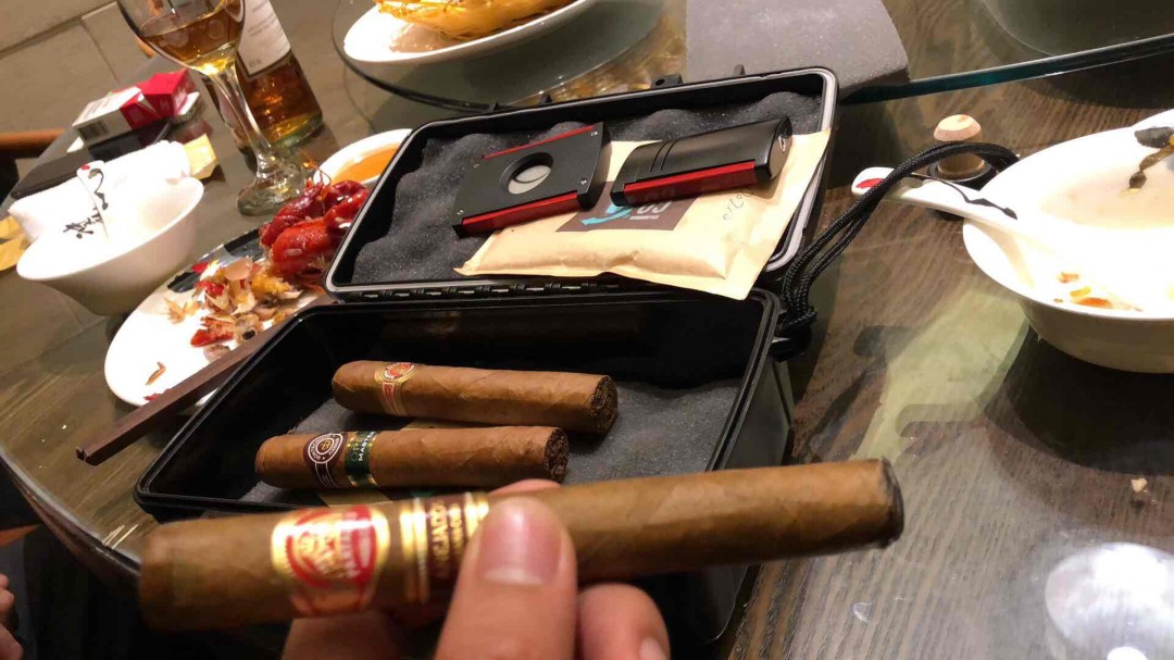 晚上的错误是喝的顺序错了<img src='https://sdata.whiskyworm.com/xcxpics/emoji_19.png' class='emoji' /><img src='https://sdata.whiskyworm.com/xcxpics/emoji_19.png' class='emoji' />