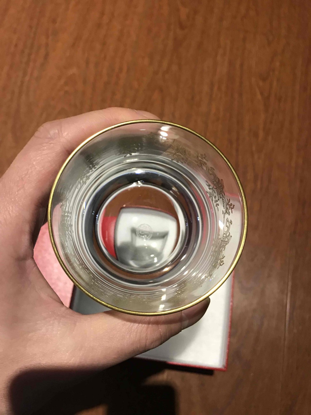 三得利Extra Gold＋巴卡拉金彩杯＋烟灰缸