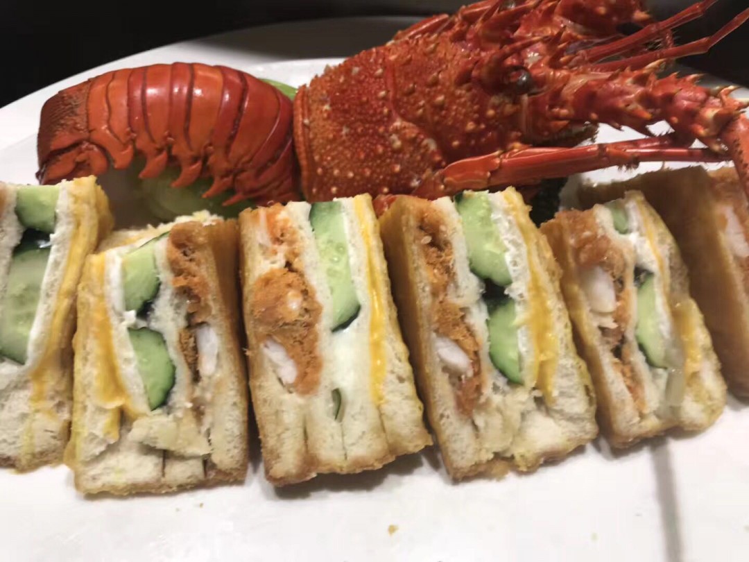 继续美食。可惜酒没有拍