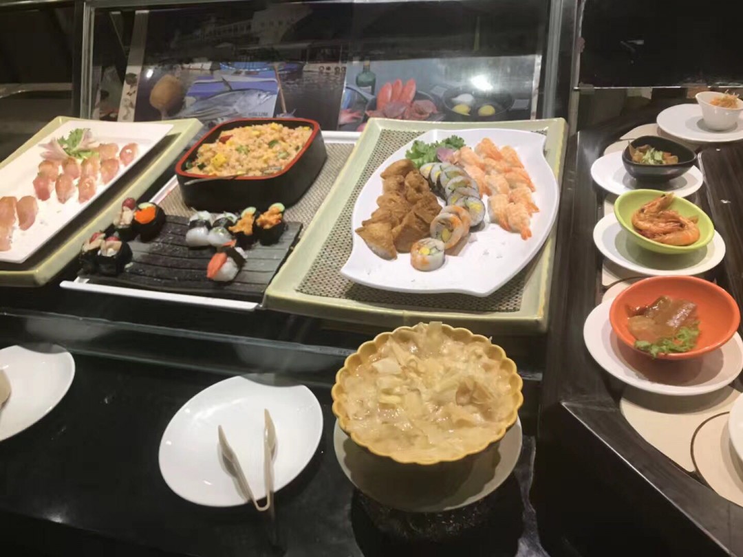 继续美食。可惜酒没有拍