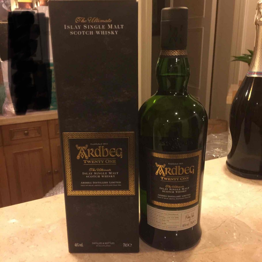 刚刚收到，对比一下，周末快乐……<img src='https://sdata.whiskyworm.com/xcxpics/emoji_14.png' class='emoji' />