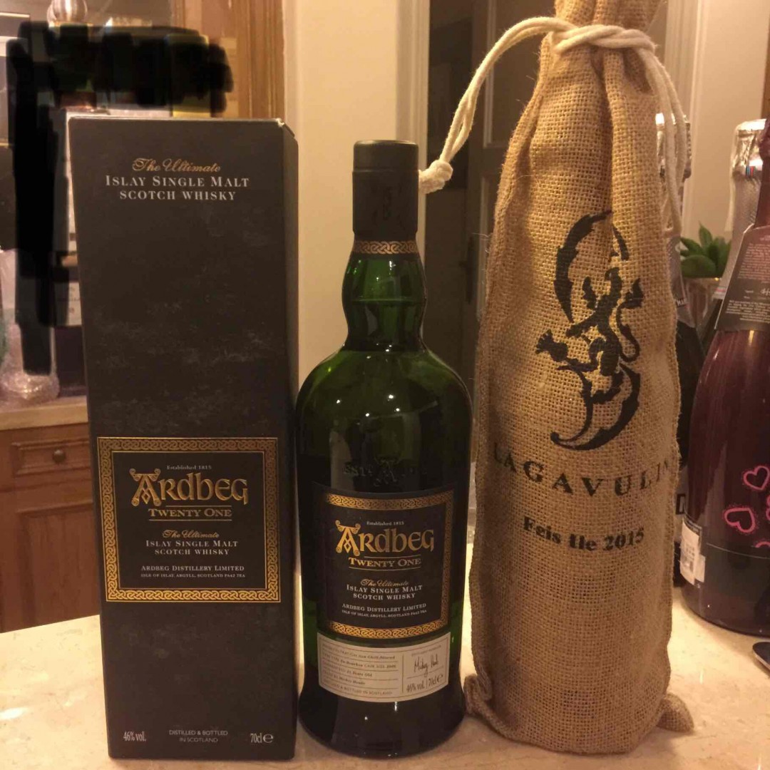 刚刚收到，对比一下，周末快乐……<img src='https://sdata.whiskyworm.com/xcxpics/emoji_14.png' class='emoji' />