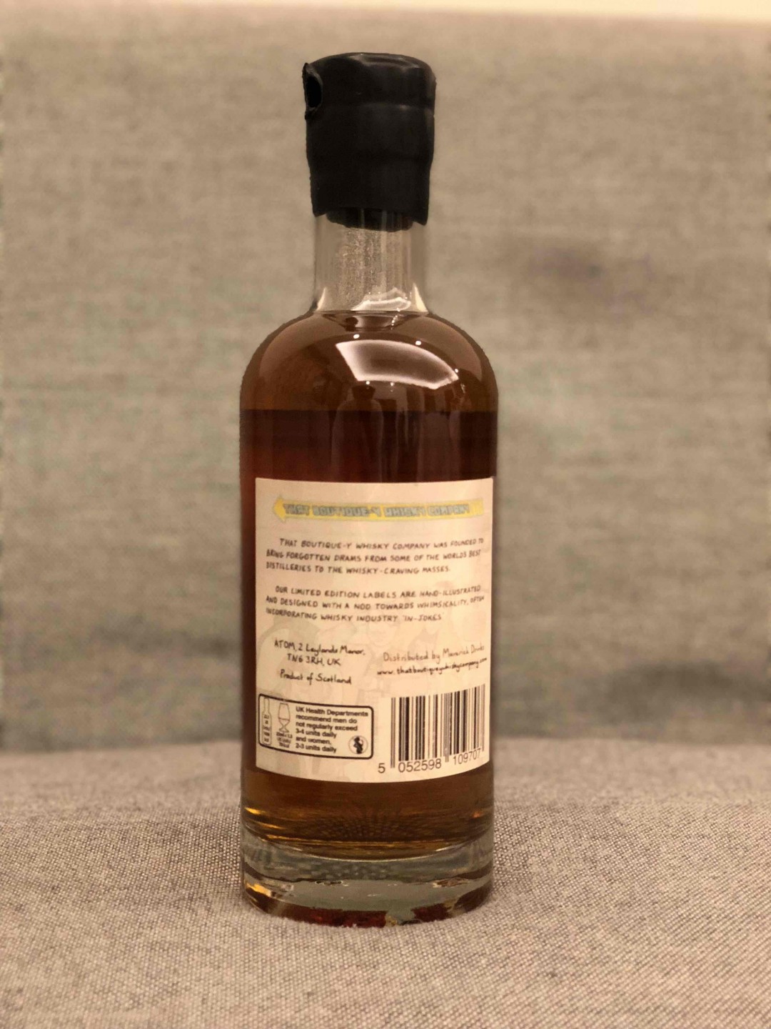 艾雷岛 Laphroaig 的，装瓶数595，6年，第一次明白什么叫泥煤什么叫烟熏