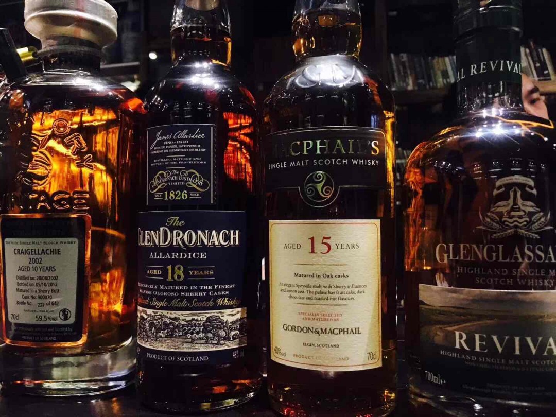 晚上参加的品鉴会。