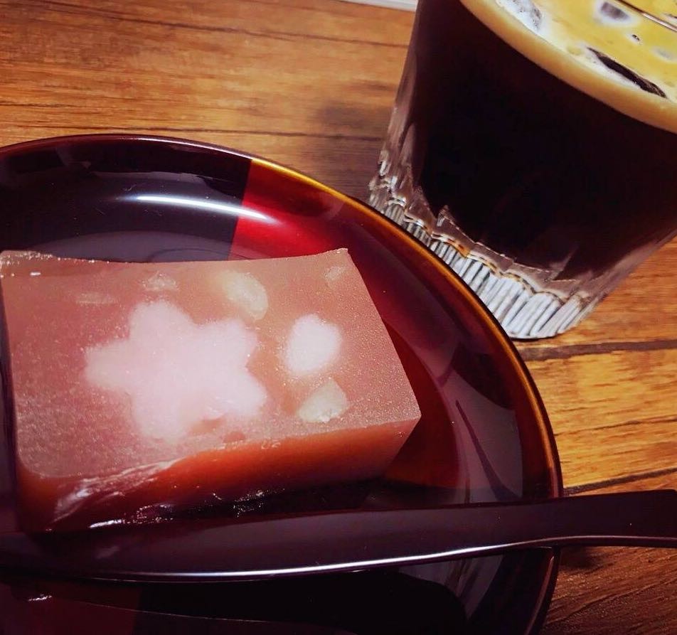 猜猜杯子里的是啥