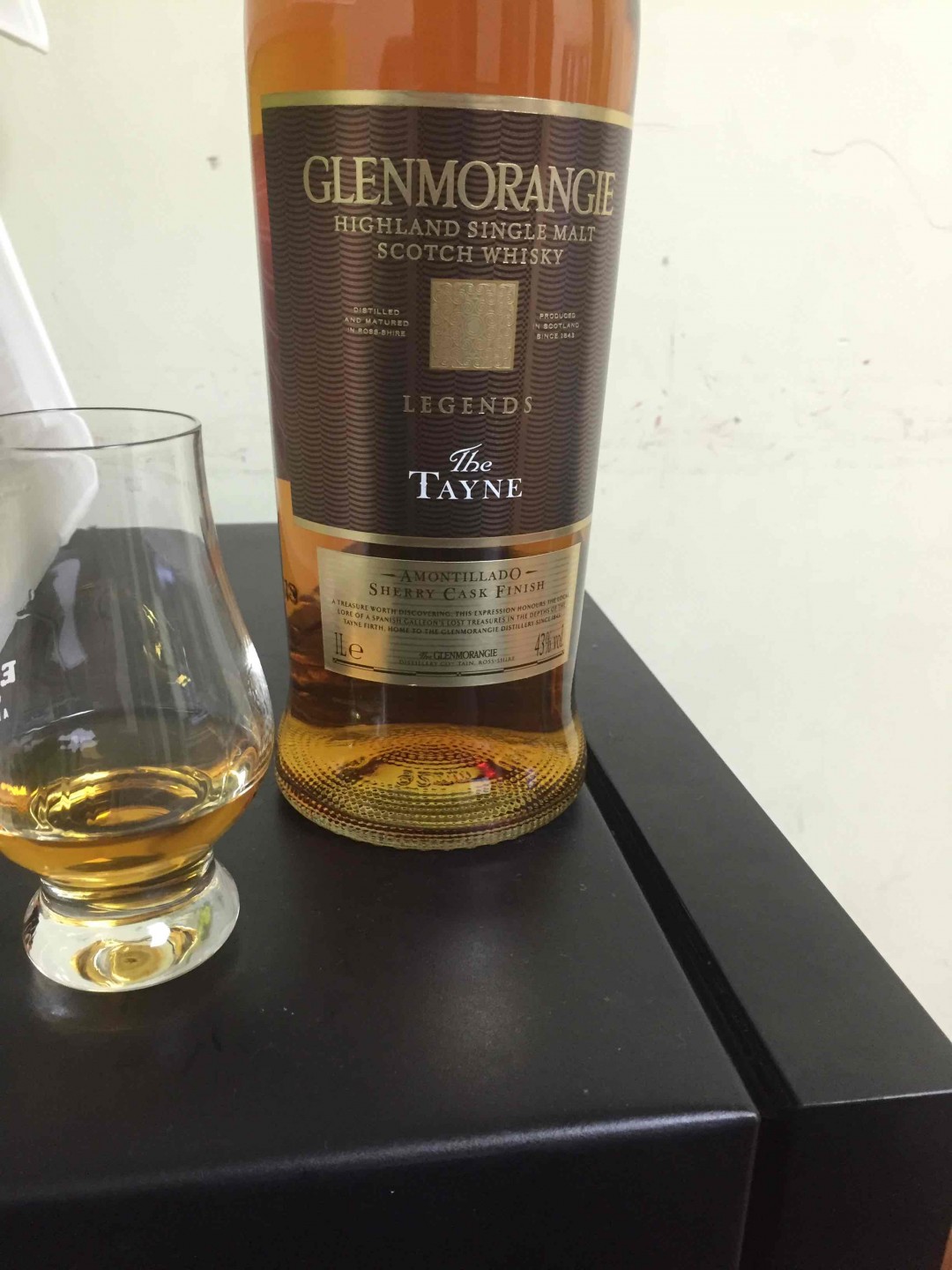 今宵酒醒何处？杨柳岸，晓风残月。