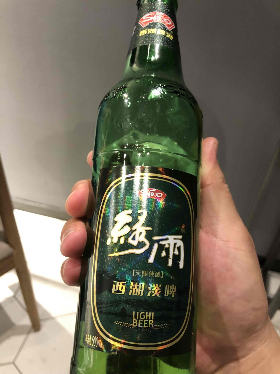 酒不少，可惜是白酒