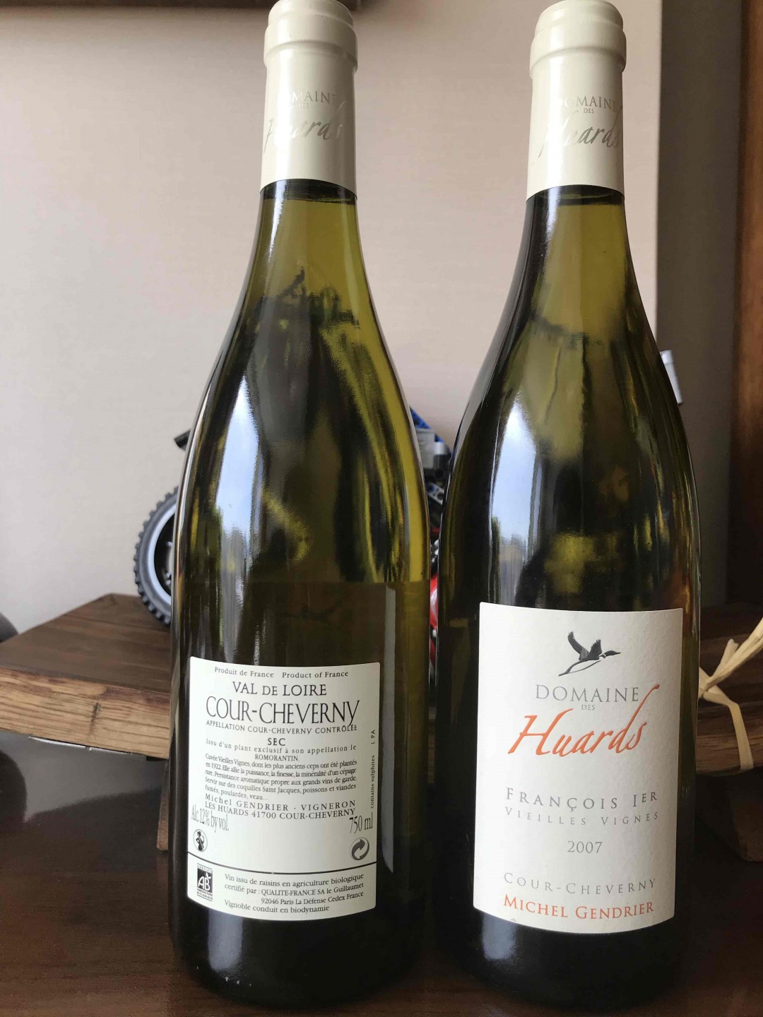 之前回来的卢瓦尔河谷老藤干白，准备腾空酒柜，专收🥃了，有喜欢的朋友吗，半价出