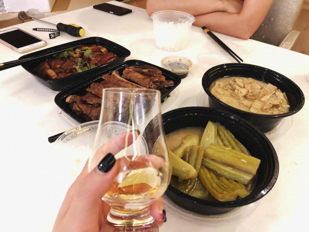 每天都說不約了不約了，天天打臉<img src='https://sdata.whiskyworm.com/xcxpics/emoji_51.png' class='emoji' />