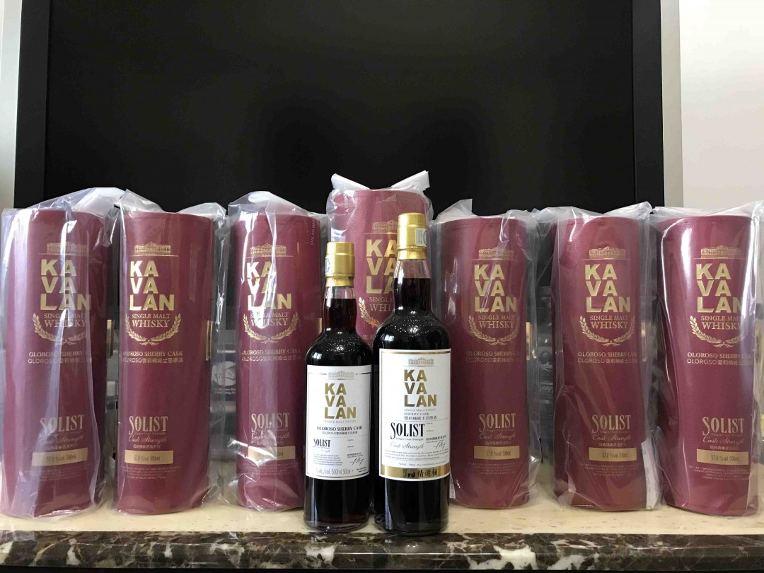 小只马KVL葛玛兰500ML，一样黑噜噜的。对于700ML觉得负担的，多了一个选择，刚好这桶有大神试过了，很不错。不会因为变小只了，有落差。