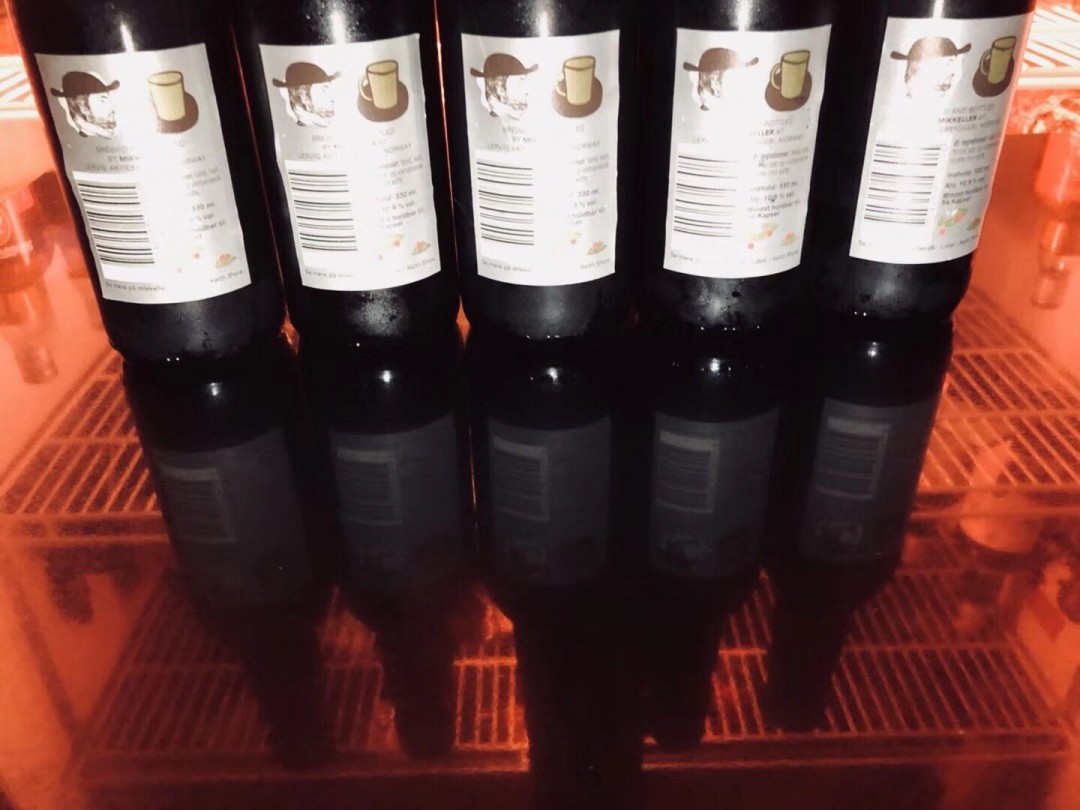 痴人早午餐猫屎咖啡帝国世涛（干邑桶）咖啡香气浓郁，酒体饱满，酒精味儿没度数那么重。现在也是一瓶难找了吧