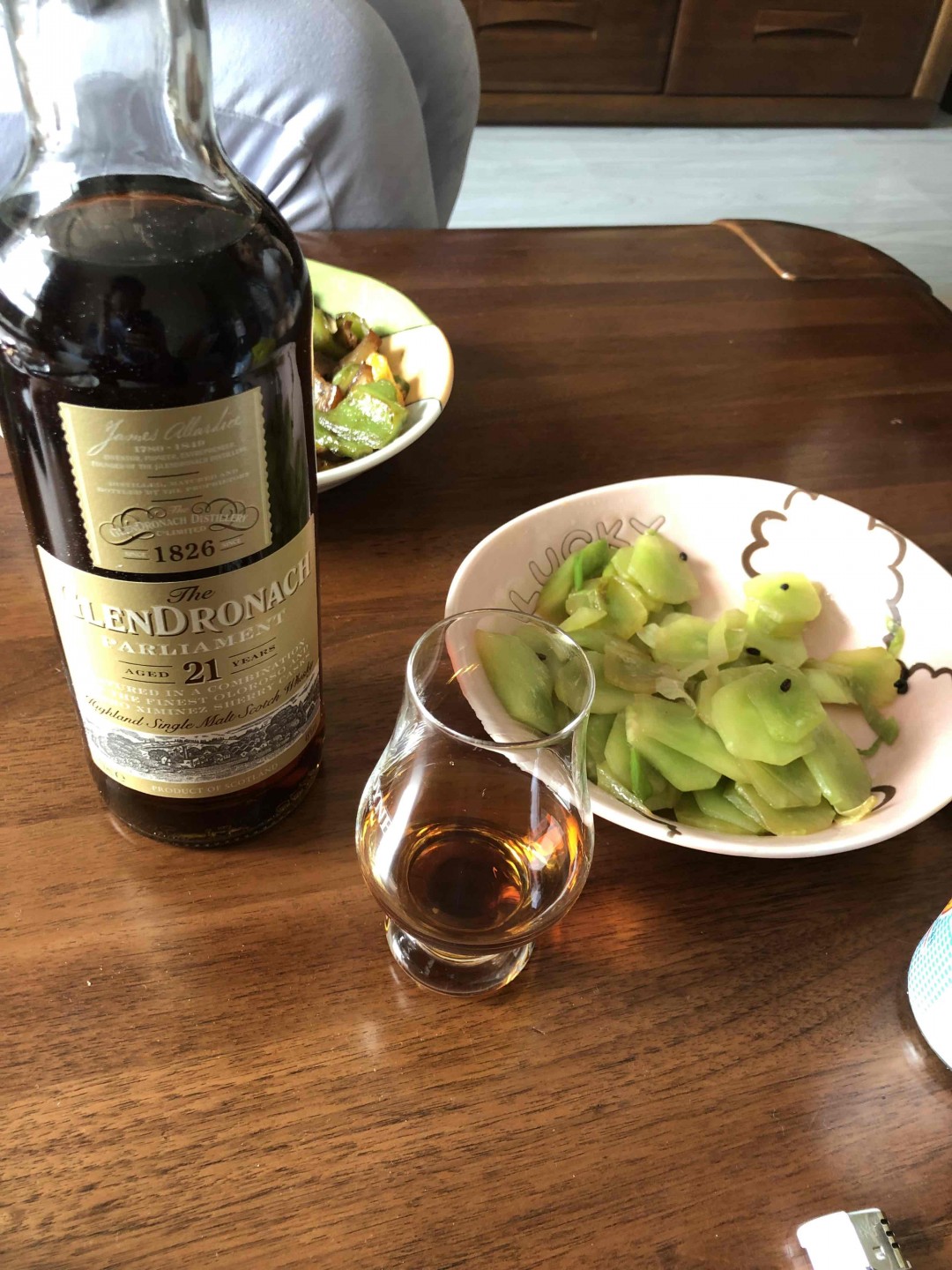小酌一杯<img src='https://sdata.whiskyworm.com/xcxpics/emoji_1.png' class='emoji' />
