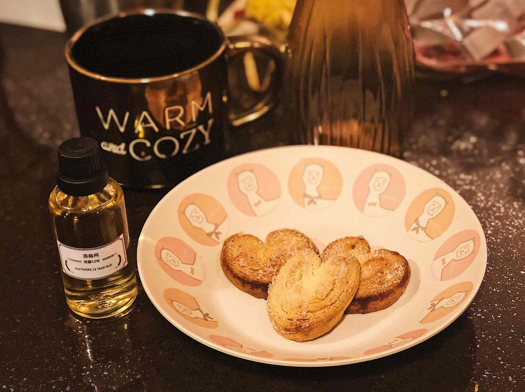 酒虫送的酒加自制蝴蝶酥