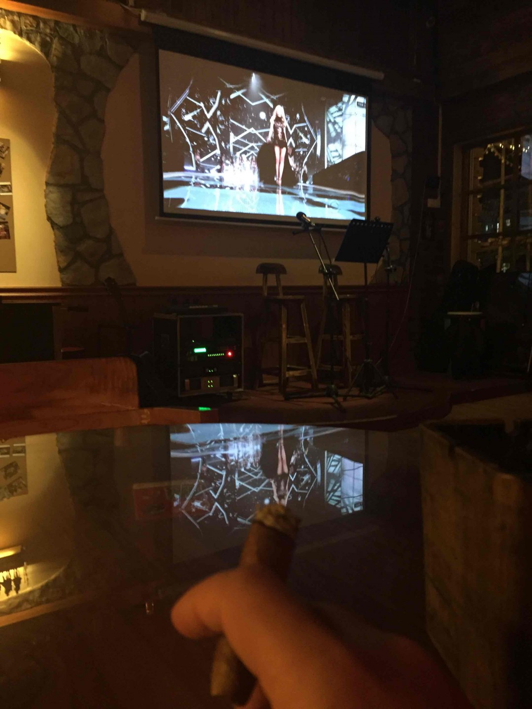 雪茄配维秘<img src='https://sdata.whiskyworm.com/xcxpics/emoji_30.png' class='emoji' /><img src='https://sdata.whiskyworm.com/xcxpics/emoji_30.png' class='emoji' />