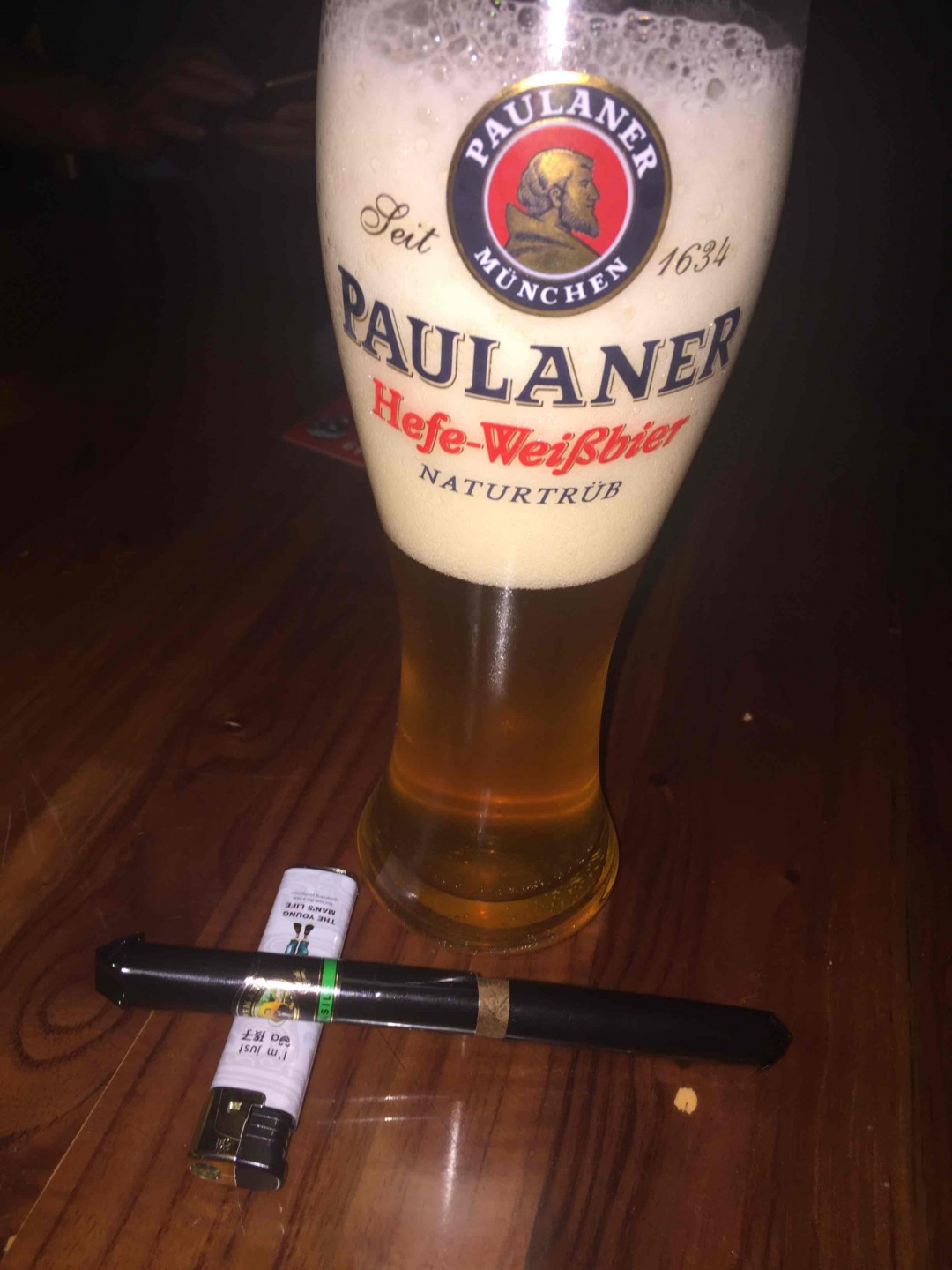 无聊到店里坐坐 伴着音乐小饮