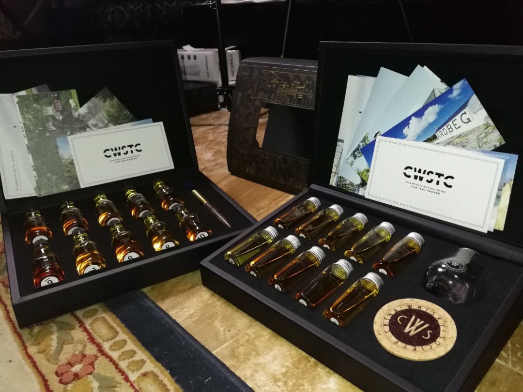 同一天收到CWS第二届盲品套装和宋兄的香水套装，可惜手滑没拿…