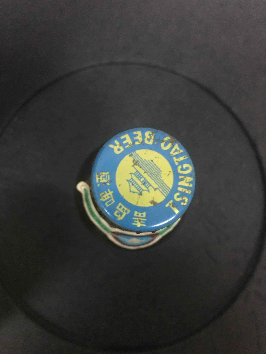 大家都曬好酒！我得趕緊把我94年的青島喝了<img src='https://sdata.whiskyworm.com/xcxpics/emoji_2.png' class='emoji' />