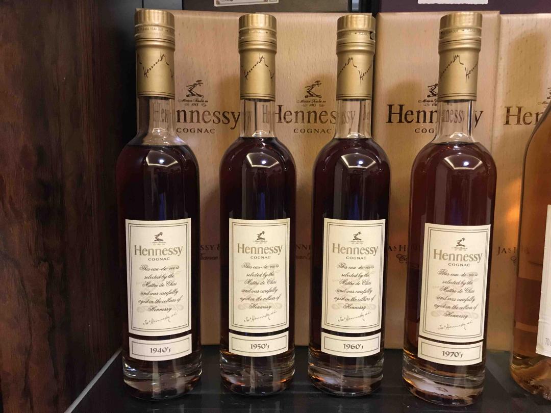 朴实的单一年份干邑