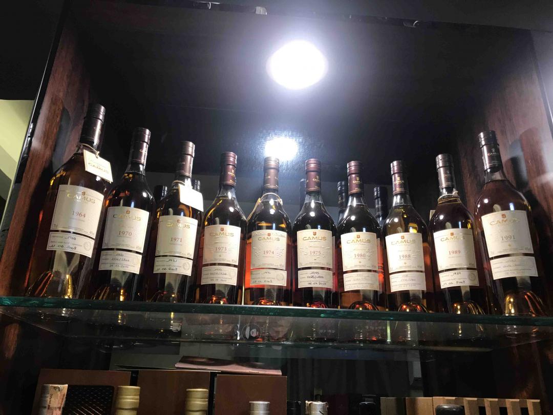 朴实的单一年份干邑