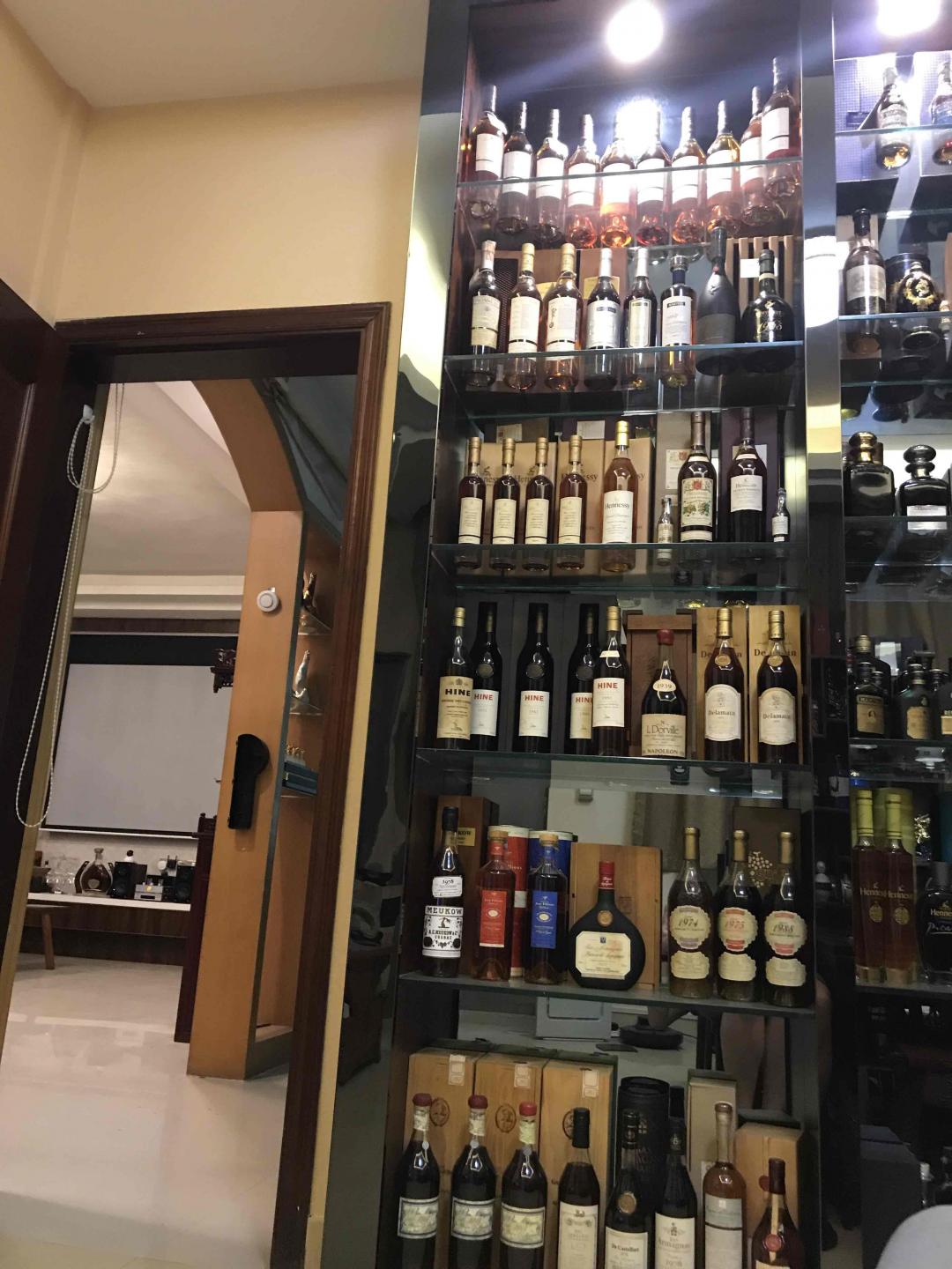 朴实的单一年份干邑