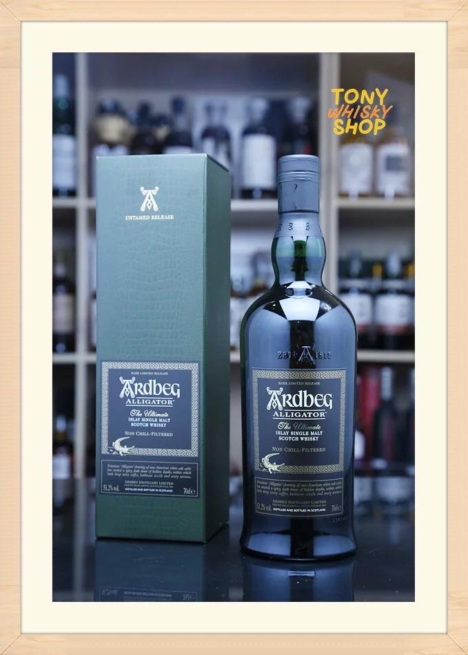 大神们！ 这两支酒度数是一样的。里面的酒是不是也一样的<img src='https://sdata.whiskyworm.com/xcxpics/emoji_33.png' class='emoji' /><img src='https://sdata.whiskyworm.com/xcxpics/emoji_33.png' class='emoji' /><img src='https://sdata.whiskyworm.com/xcxpics/emoji_33.png' class='emoji' /><img src='https://sdata.whiskyworm.com/xcxpics/emoji_33.png' class='emoji' /><img src='https://sdata.whiskyworm.com/xcxpics/emoji_33.png' class='emoji' />