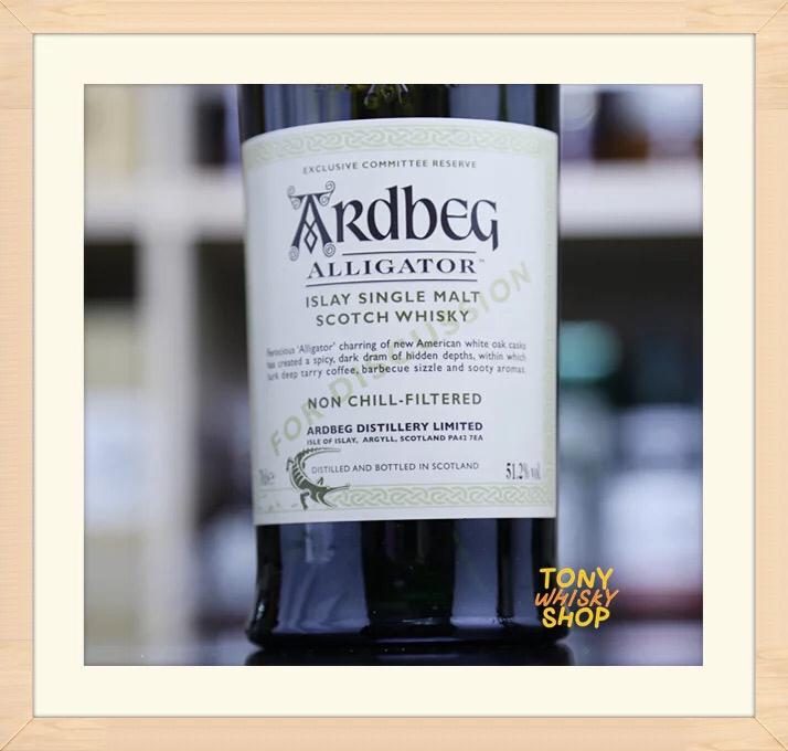 大神们！ 这两支酒度数是一样的。里面的酒是不是也一样的<img src='https://sdata.whiskyworm.com/xcxpics/emoji_33.png' class='emoji' /><img src='https://sdata.whiskyworm.com/xcxpics/emoji_33.png' class='emoji' /><img src='https://sdata.whiskyworm.com/xcxpics/emoji_33.png' class='emoji' /><img src='https://sdata.whiskyworm.com/xcxpics/emoji_33.png' class='emoji' /><img src='https://sdata.whiskyworm.com/xcxpics/emoji_33.png' class='emoji' />