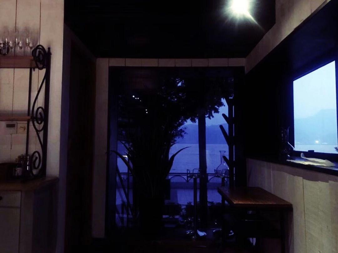 喜欢这里的灯光