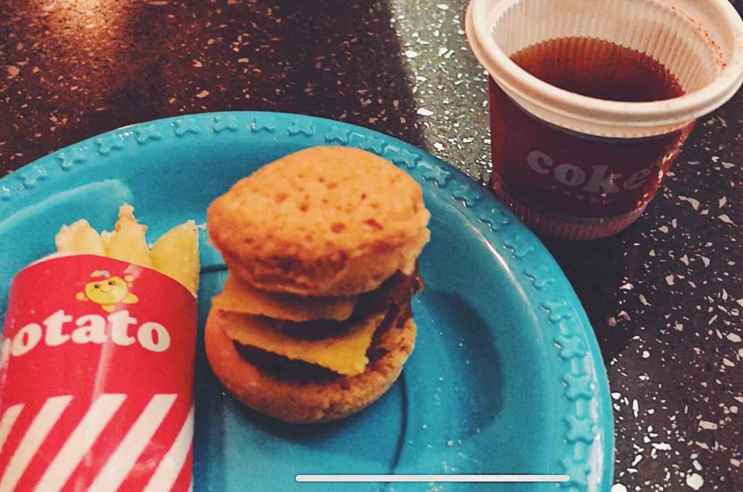 小人国的食物，而且真的都能吃，味道也是那个味道。